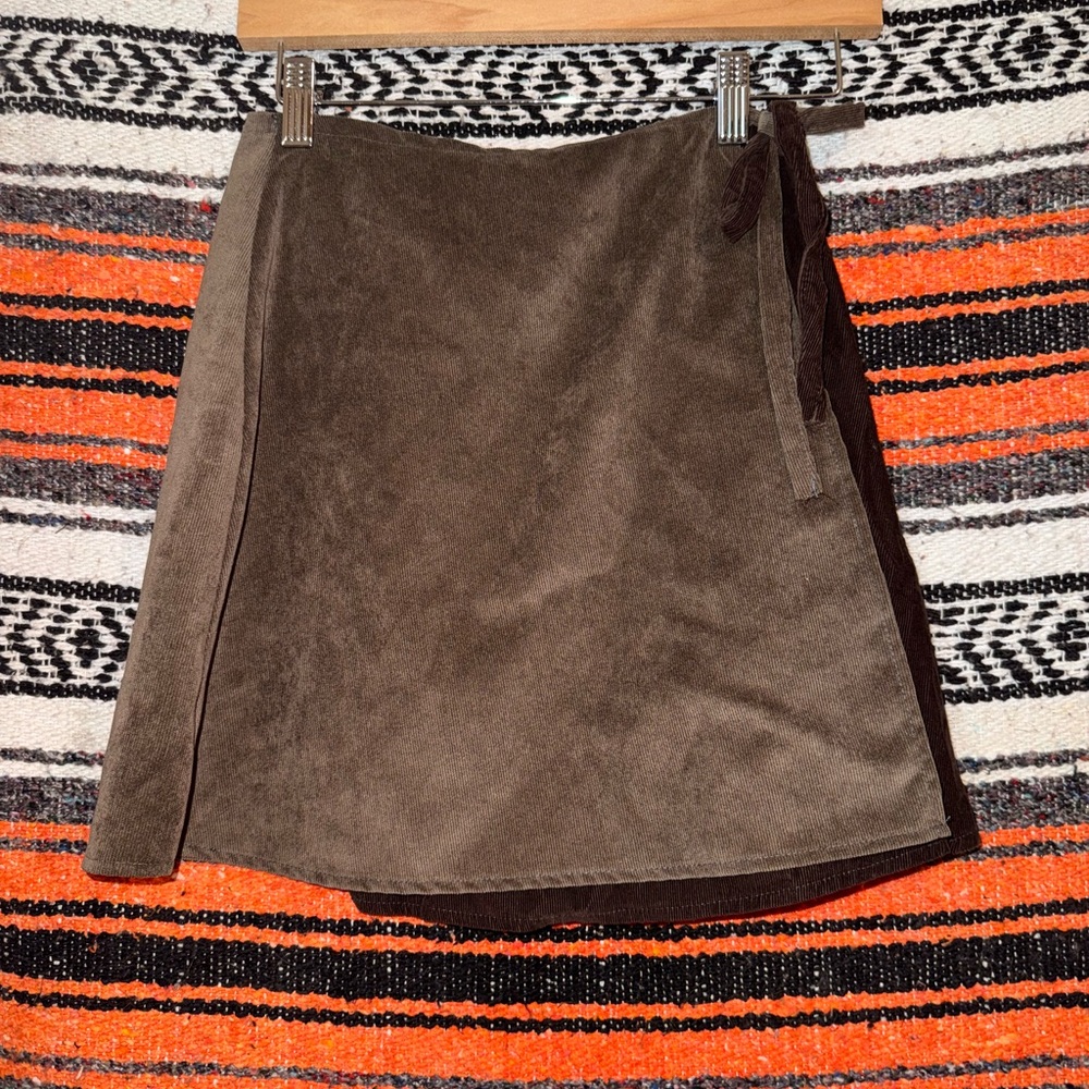 ✴️urban renewal corduroy tie wrap skirt